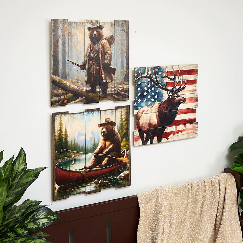 Rustic Plank Wall Art – Buck with American Flag Decor