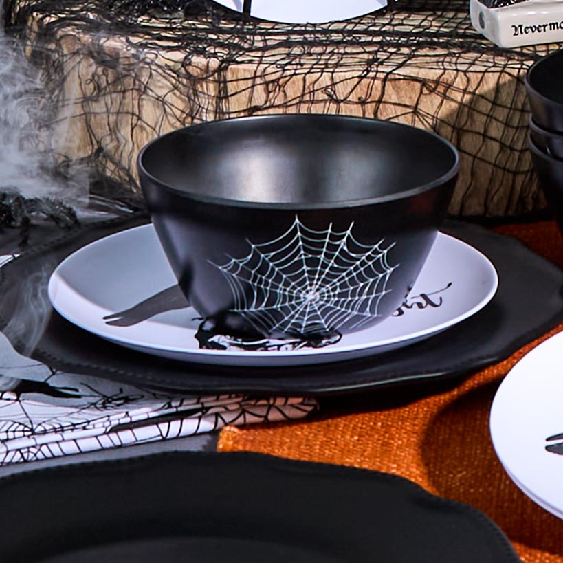 Set of 4 Halloween Cobweb Salad Bowls